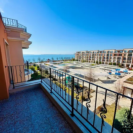 Апартамент Premier Sea View Свети Влас